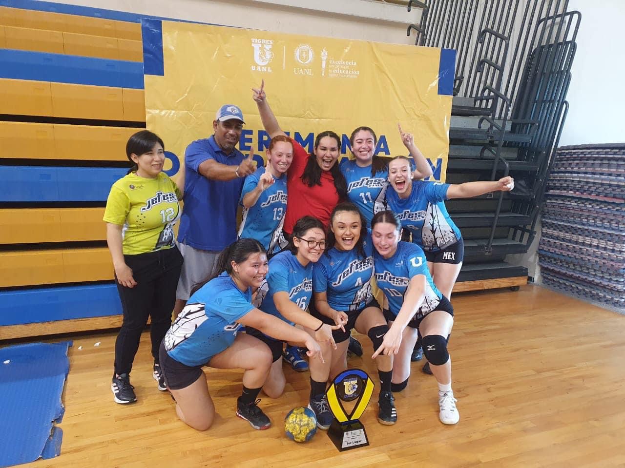 Ganan el 1er lugar en la final del Torneo Intrauniversitario de Handball para FAPSI
