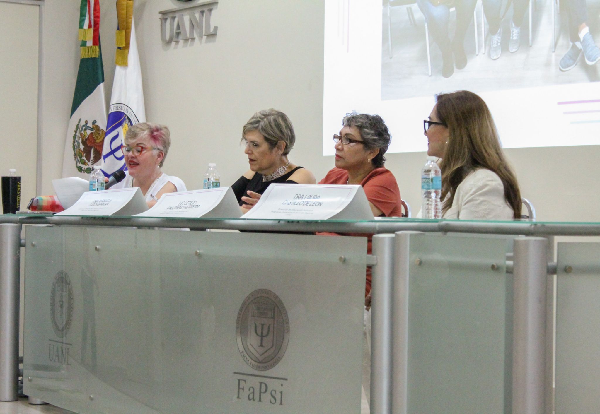 Conversatorio sobre el adulto mayor: calidad de vida y paz